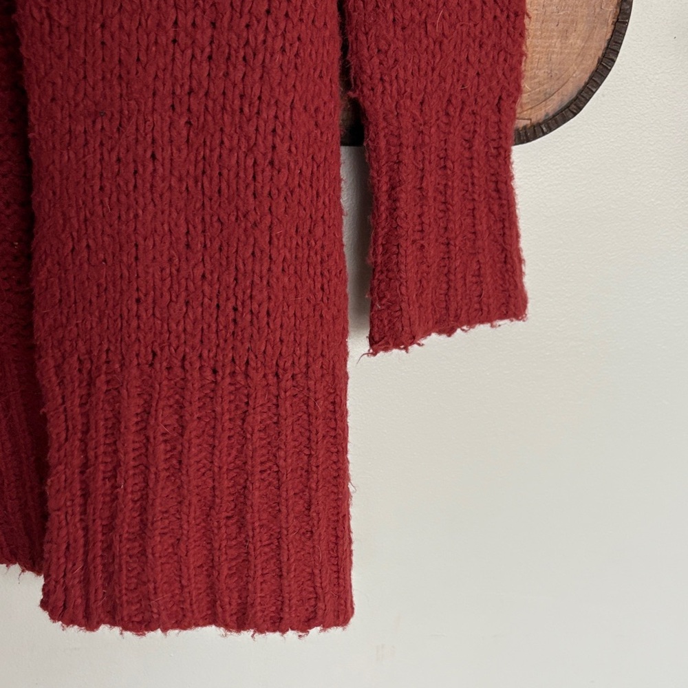 Beautiful Long Sweater - Picture 5 of 5